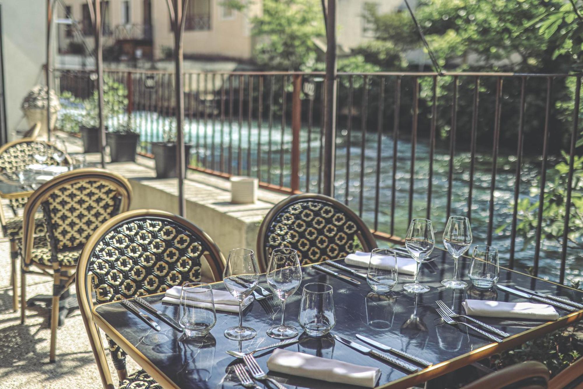 Hotel Restaurant Du Parc En Bord De Riviere