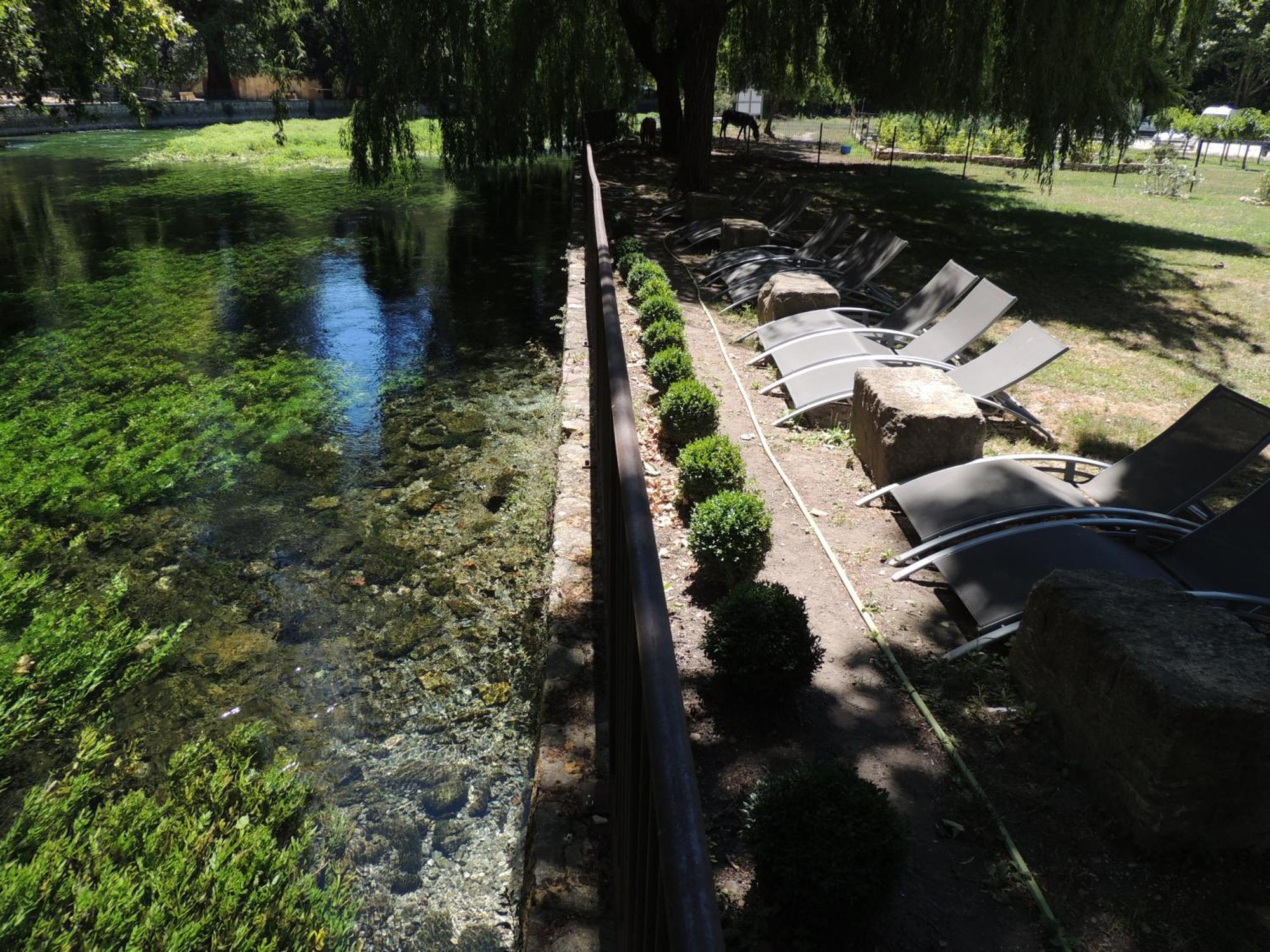 Restaurant Du Parc En Bord De Riviere Fontaine-de-Vaucluse